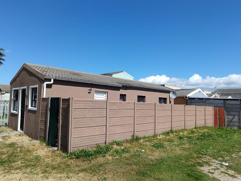 2 Bedroom Property for Sale in Phoenix Western Cape